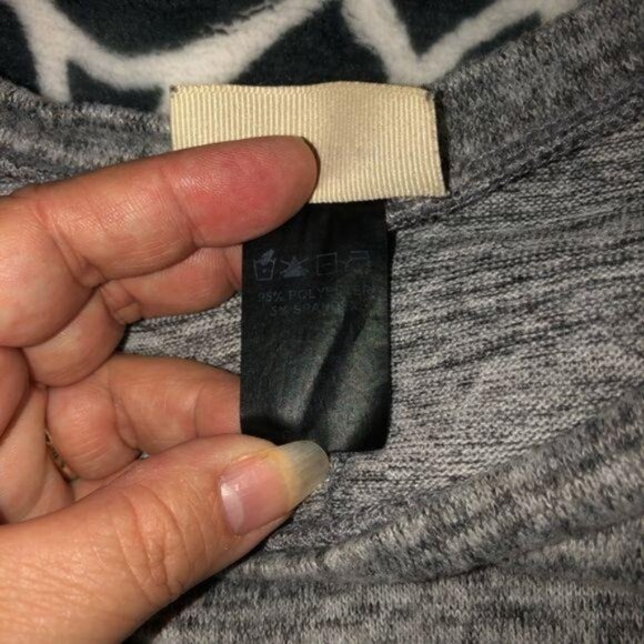 Juniors Size Medium ENOUGH ABOUT ME Blouse-Gray Sweater Slit Back - Picture 5 of 6